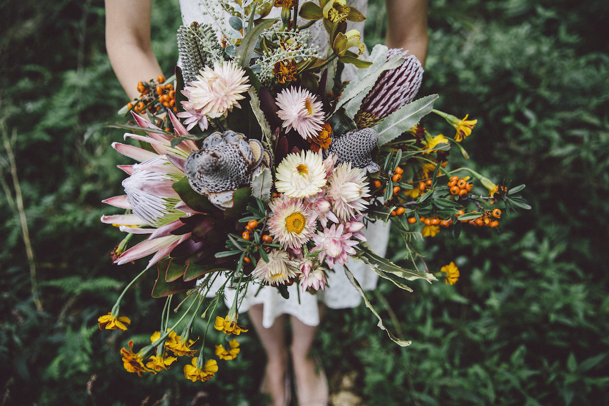 pop up winery wedding bouquet by maz pedersen